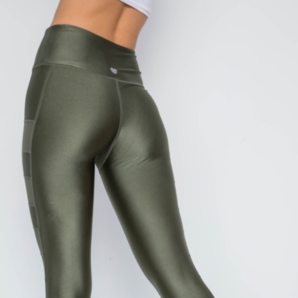 💣2/$20💣 Phone Pocket Capri Active Legging - Picture 3 of 7
